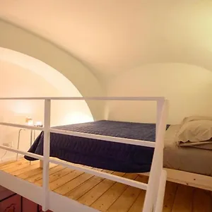  Apartment Central Guest House